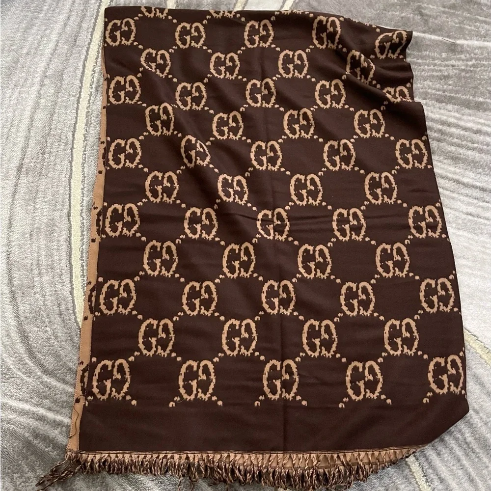 Beautiful Long Full GG Scarves - Picture 3 of 10